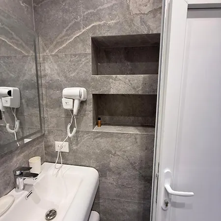 Priam Hotel