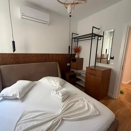 Priam Hotel