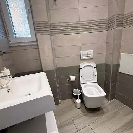 Priam Hotel 3*