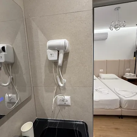 Priam Hotel 3*