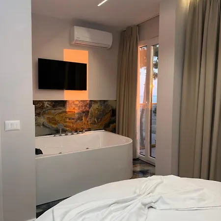 Priam 3* Durrës