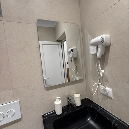 Priam Hotel 3*